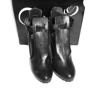 Vogue Black Magic Lady Ankle Boots